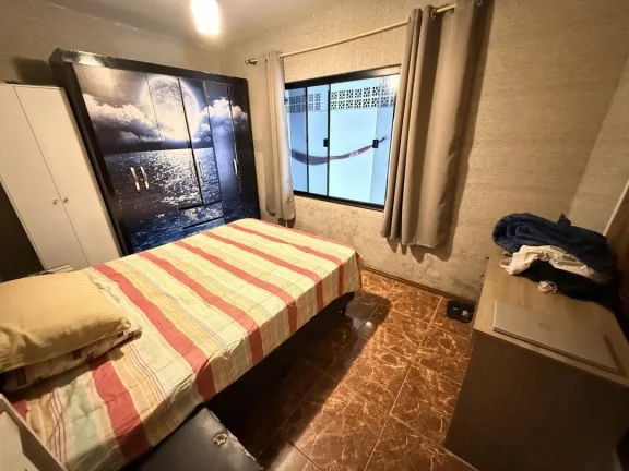 Imagem Casa com 305m² de área construída a apenas 170 metros do mar, mobiliada, 4 quartos (1 suíte) e 4 vagas no Centro de Navegantes no litoral Norte, Adriano Carpes Imóveis vende!