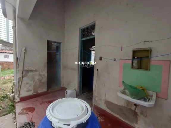 Imagem Casa Grade Ideal para Família Grande e ou Comércio - No Coração do Espinheiro