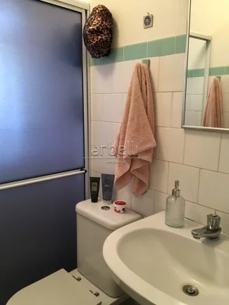 Imagem Casa estilo loft, com 110 m² e área total de 70 m², 01 dormitório, sala dois ambientes, banheiro...