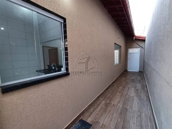 Imagem Espaçosa Casa Térrea à Venda no Ocian, Praia Grande - 3 Quartos e Churrasqueira