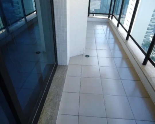 Imagem Flat à venda no Guarujá na praia das Pitangueiras.