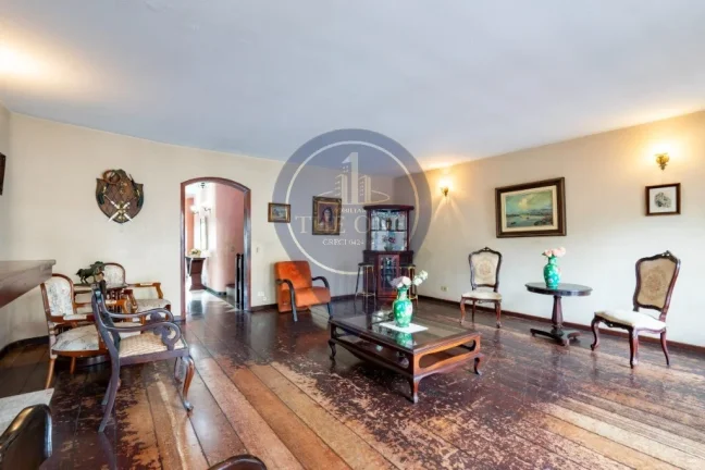 Imagem Casa à venda em São Paulo-SP, Vila Sônia: 3 quartos, 2 suítes, 5 banheiros, 4 vagas de garagem, 303m². Aproveite!
