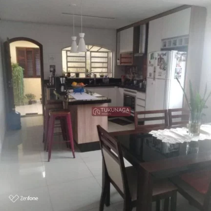 Imagem Sobrado com 4 dormitórios à venda, 142 m² por R$ 635.000,00 - Cidade Brasil - Guarulhos/SP