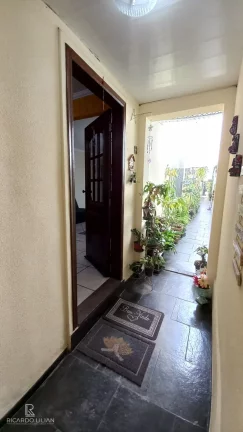 Imagem Maravilhosa casa térrea com dois dormitórios sendo uma suíte e duas vagas cobertas