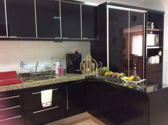 Imagem Casa com 3 dormitórios à venda, 215 m² por R$ 898.000,00 - Jardim Botânico - Ribeirão Preto/SP