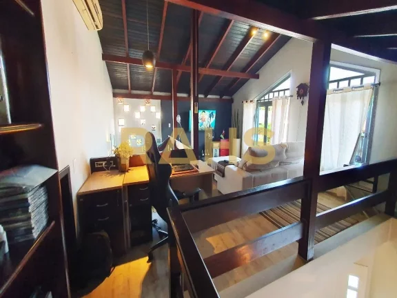 Imagem Descubra a vida luxuosa em um condomínio fechado com este incrível imóvel de 2 andares com 3 quar...