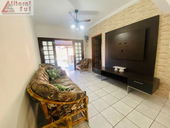Imagem Casa para locação em Praia Grande-SP, no bairro Tupi: 3 quartos, 1 suíte, 1 sala, 2 banheiros, 4 vagas de garagem, 250m².