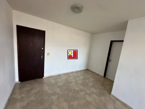 Imagem Vendo 2Q(1S), depend, 2 vagas, na Praia da Barra, alto, nascente, cozinha grande, área serviço, ônibus, clube, tênis, squash, skate, futebol,ginasio
