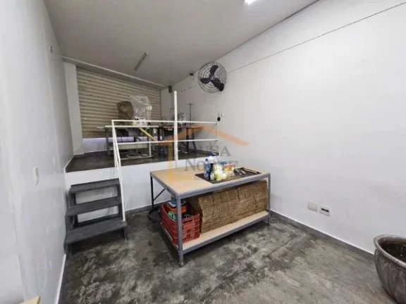 Imagem Excelente galpÃ£o para locaÃ§Ã£o com copa, 2 banheiros, Ã¡rea de serviÃ§o e 2 vaga de garagem. 170mÂ...
