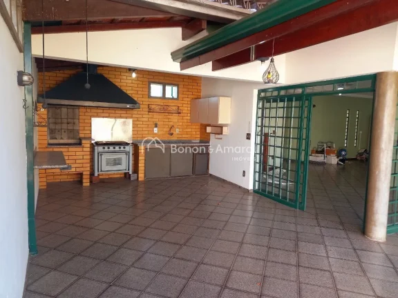 Imagem Este imóvel térreo é ideal para quem busca conforto e sofisticação. Com quatro suítes, todas e...
