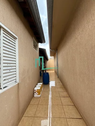 Imagem Espetacular Casa à Venda em Franca-SP: 3 Quartos, 1 Suíte, 1 Sala, 3 Banheiros, 3 Vagas de Garagem, 200m² de Área.