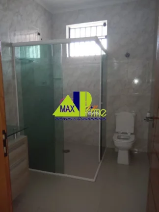 Imagem Imperdível! Casa à venda em São Paulo-SP, no Jardim Laone, com 3 quartos, 2 suítes, 2 salas, 4 banheiros, 4 vagas de garagem, 557m².