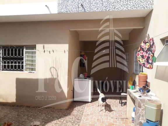 Imagem Casa / Sobrado para Venda em Tatuí, Residencial Astória, 4 dormitórios, 1 suíte, 2 banheiros, 2 vagas