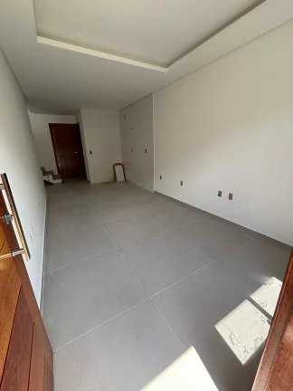 Imagem Casa com 2 dormitórios sendo 2 suítes e 1 vaga de garagem em São José/SC