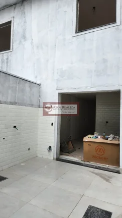 Imagem Vendo OPORTUNIDADE na Vila Ariete, Região de Campo Grande e Sabará, Sobrado de 108m² com 3 dormitórios, 1 suíte, sacada, 2 banheiros e 1 Lavabo, 2 vagas de garagem por R$720.000 para venda, Oportunidade, confira.