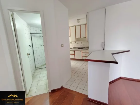 Imagem Apartamento Pinheiros, 2 dormitórios( 1 suíte) e 2 vagas, perto Metrô Fradique e com excelente valor de Condomínio. Edifício com Portaria 24 hs, Gerador e Lazer