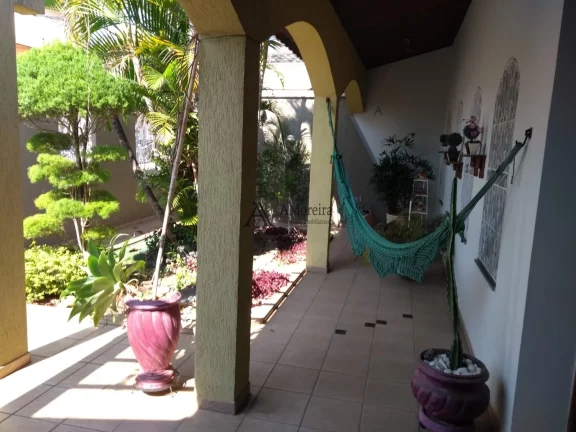 Imagem LINDA CASA TÉRREA 3 dormitórios com 248 m² de construção com pavimento inferior muito bem aproveitado