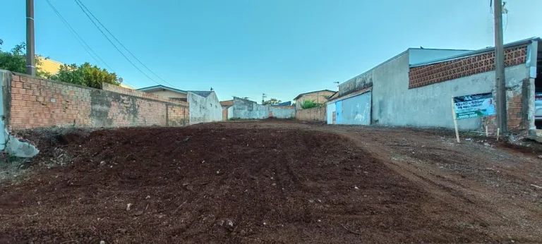 Imagem Terreno à venda em Cascavel, Santa Cruz - Energia Elétrica, Rede de Esgoto, Rua Asfaltada