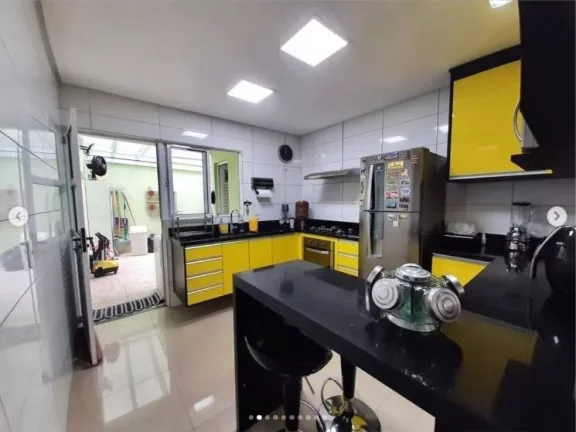 Imagem Sobrado Maravilhoso 86 m² 3 Dormitórios 2 Vagas de Garagens