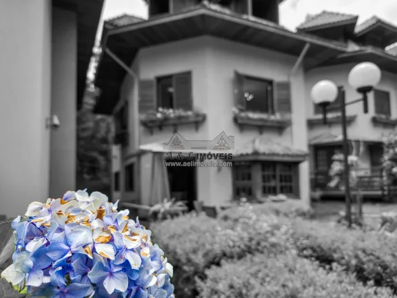 Imagem Casa à venda Campos do Jordão condomínio fechado estilo alpino 4 dormitório