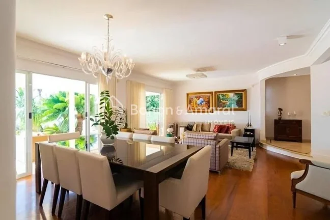 Imagem Lindo sobrado com 4 quartos, sendo 1 suíte máster, salas de jantar, estar e TV, cozinha planejada,...