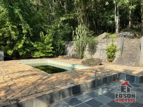 Imagem Casa Tipo Sítio em Itaocaia Valley, com Piscina e 2 anexos.