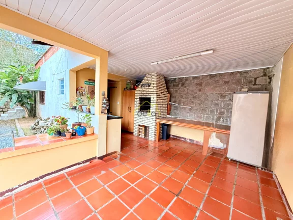 Imagem Casa plana e averbada no Saguaçú próximo ao colégio Bom Jesus!
