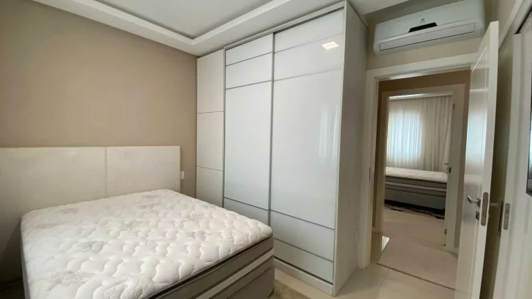 Imagem Apartamento com 3 dormitórios sendo 3 suítes e 3 vagas de garagem em Balneário Camboriú/SC