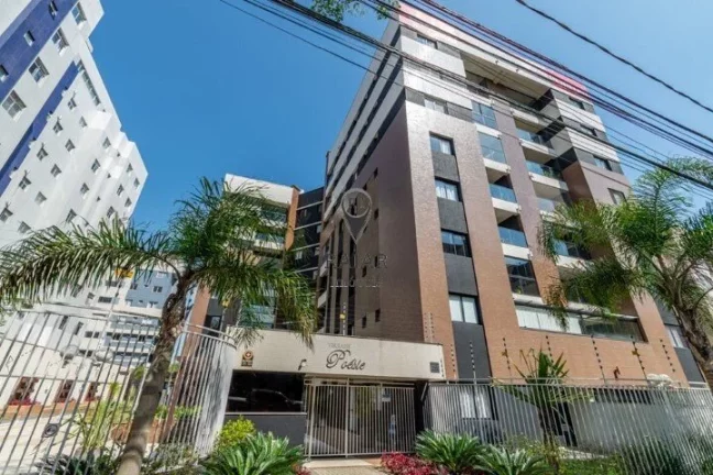 Onde a localização ímpar e a qualidade construtiva se unem ao bom gosto para criar um lugar do qu...