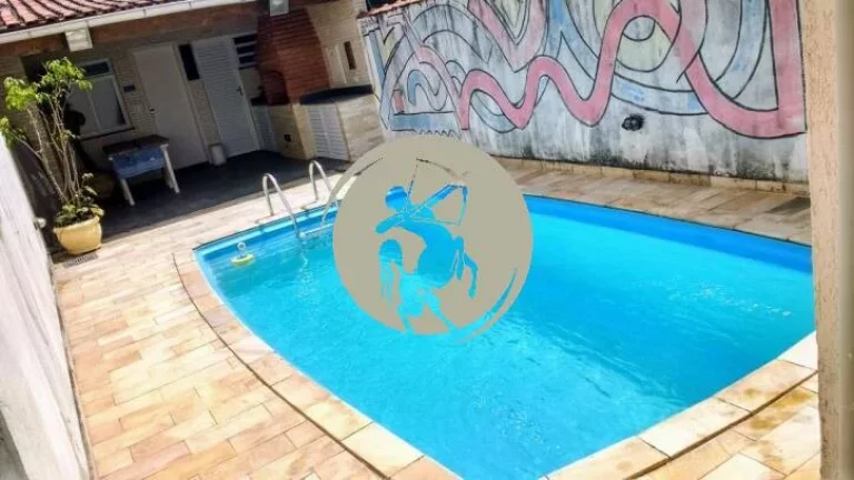 Imagem SOBREPOSTA, COM PISCINA