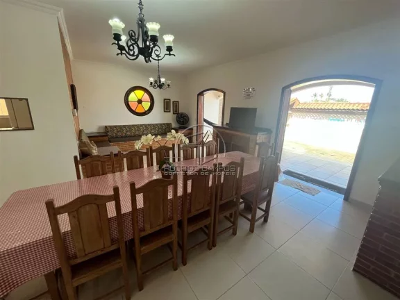 Imagem Espaçosa Casa Térrea 4 Quartos com Piscina em Agenor de Campos