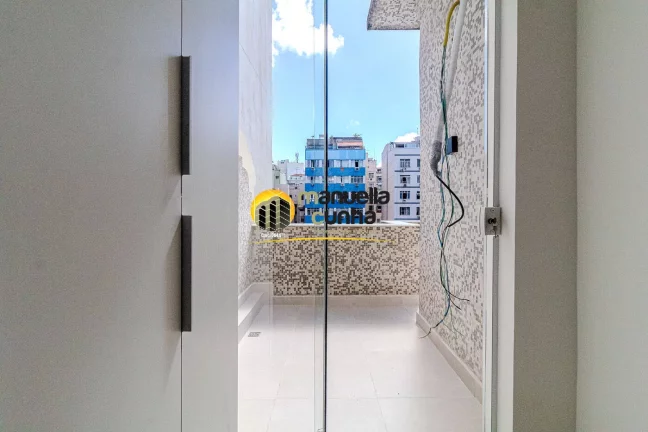 Imagem Excelente Apartamento Copacabana - Quadra da Praia / Varanda vista mar!