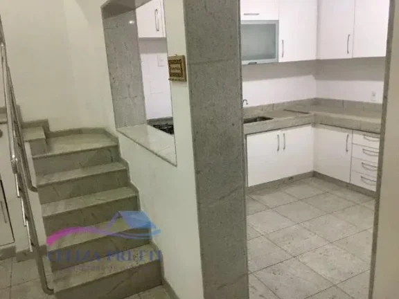 Imagem Casa de dois andares com 223m2, garagem para 4 carros, muito bem localizada em Jardim da Penha, próximo a comercio (padaria, restaurantes, supermercados, feira livre, posto de saúde, academias, farmácias etc.