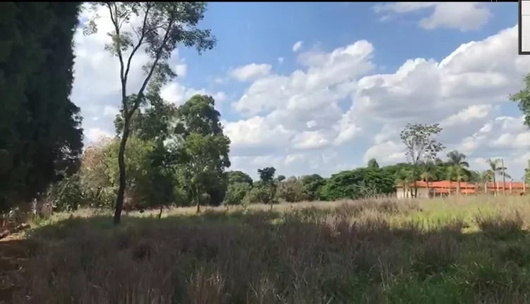 Imagem Terreno para chácara dentro de condomínio no interior de São Paulo