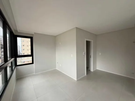 Imagem Apartamento com 3 suítes e 2 vagas de garagem no Bairro Meia Praia em Itapema