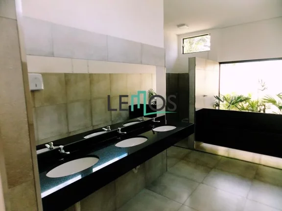 Imagem VENDE-SE CHACARA PARA EVENTOS ( EXCELENTE OPORTUNIDADE PARA INVESTIMENTO )