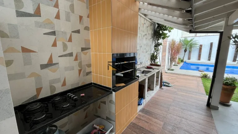 Imagem SOBRADO A VENDA NO CENTRO COM 3 DORMITÓRIOS SENDO 1 SUÍTE,SALA DE ESTAR E JANTAR,ESPAÇO GOURMET CM CHURRASQUEIRA