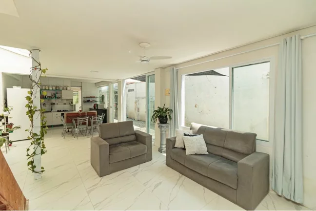 Imagem Casa à venda em Porto Alegre, Menino Deus, com 3 quartos, 177m2