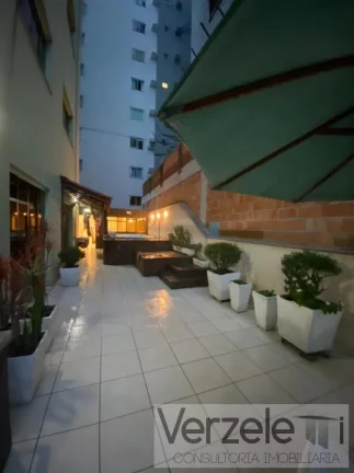 Imagem Apartamento 4 ou + dormitórios para Venda em Itapema / SC no bairro Meia Praia