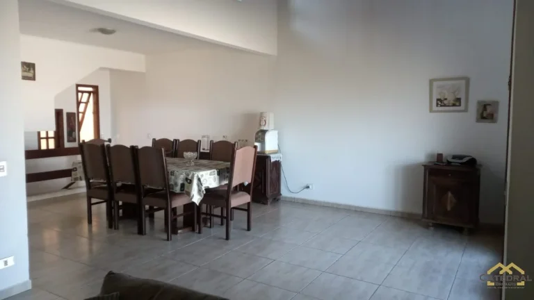 Imagem Sobrado com 03 dormitórios sendo 01 suíte à Venda na cidade de Itatiba/SP