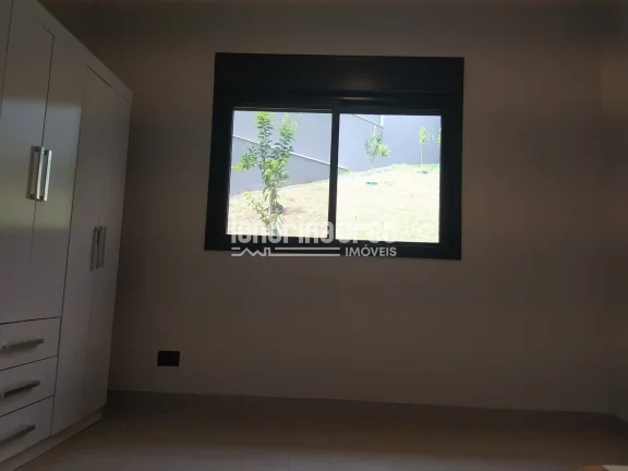 Imagem Casa com conceito moderno, ótima localização, possuindo 03 quartos, sendo 01 suíte, 2 banheiros, sala, cozinha, 4 vagas de garagem, Monte Belo, Londrina.