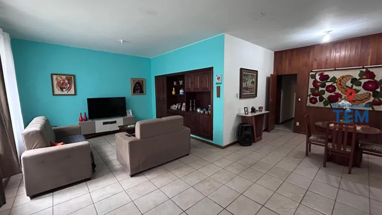Imagem Casa Comercial na Freguesia