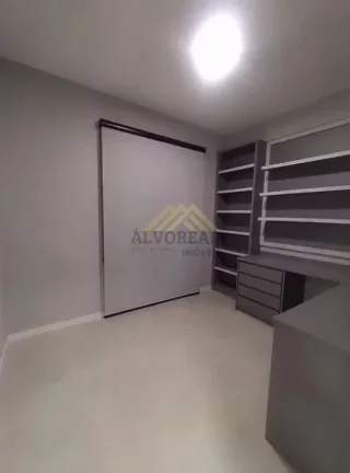 Imagem Sobrado em condominio com vista de frente pra a pedra grande
