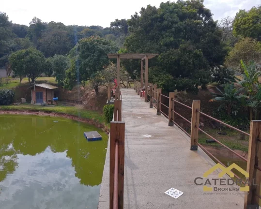 Imagem Linda chácara a venda com lago e pomar em Jundiaí/SP