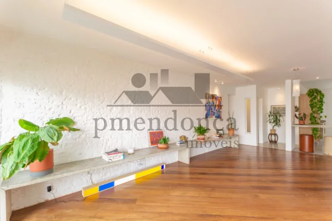 Imagem Apartamento com 181m² na Rua Itambé, 3 suítes e 2 vagas.