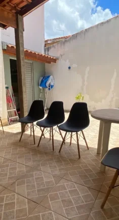 Imagem Casa com 2 Quartos e 2 banheiros à Venda, 140 m² por R$ 340.000