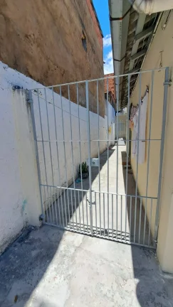 Imagem Casa 1 Dormitório • Cozinha • 1 Vaga de Garagem