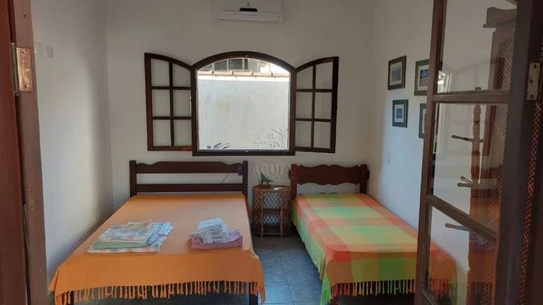 Imagem Casa a venda em condomínio no Horto com 4 suítes