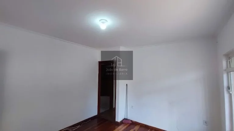 Imagem ESPAÇO e Conforto! Casa Ampla 2 Dorms. Vila Marari, Quintal Gigante (300m²) e Armários.