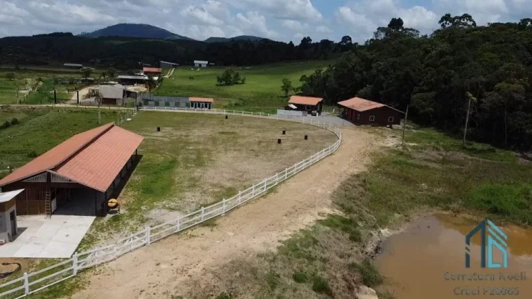 Imagem Sítio/Chácara (Estuda permuta) a venda com casa em Balneário Piçarras SC